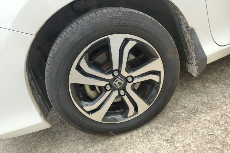 Used Honda Greiz 2016 1.5L CVT Classic Edition
