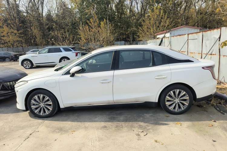 Used Hongqi E-QM5 2023 Base Travel Edition
