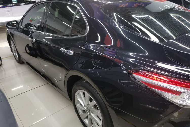 Used Toyota Camry 2021 2.0G Luxury Edition
