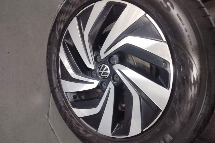 Used Volkswagen Tiguan L 2023 Revised Version 330TSI Automatic Two-Wheel Drive Smart Enjoyment Edition