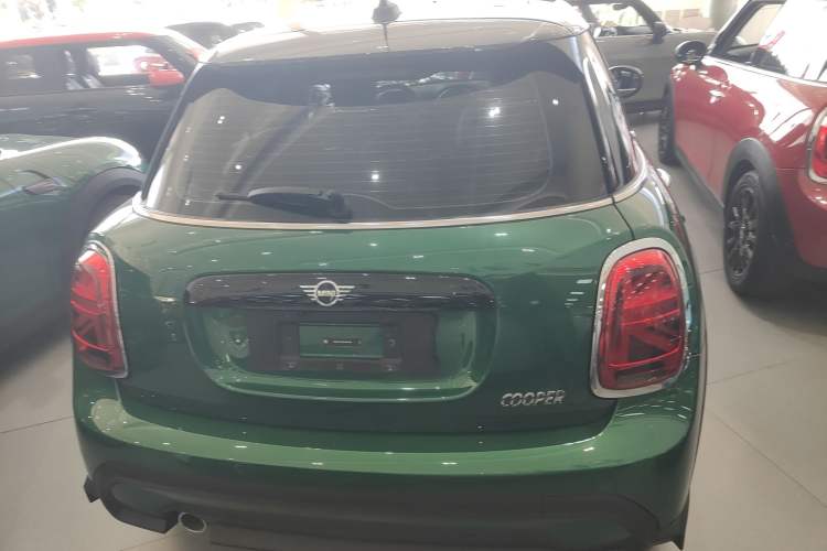Used  MINI 2023 Updated 1.5T COOPER Artist Five-Door Edition
