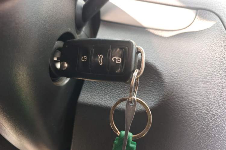 Used Volkswagen Touran 2015 1.4T Manual Fashion Edition 5-Seater
