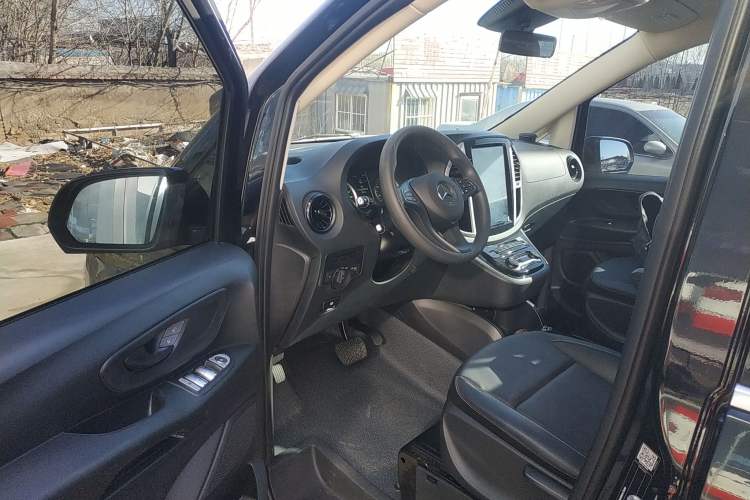 Used Mercedes-Benz Vito 2021 2.0T Elite Version 7 Seats