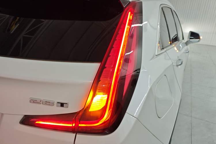 Used Cadillac XT4 2021 28T Two-Wheel Drive Tech Edition
