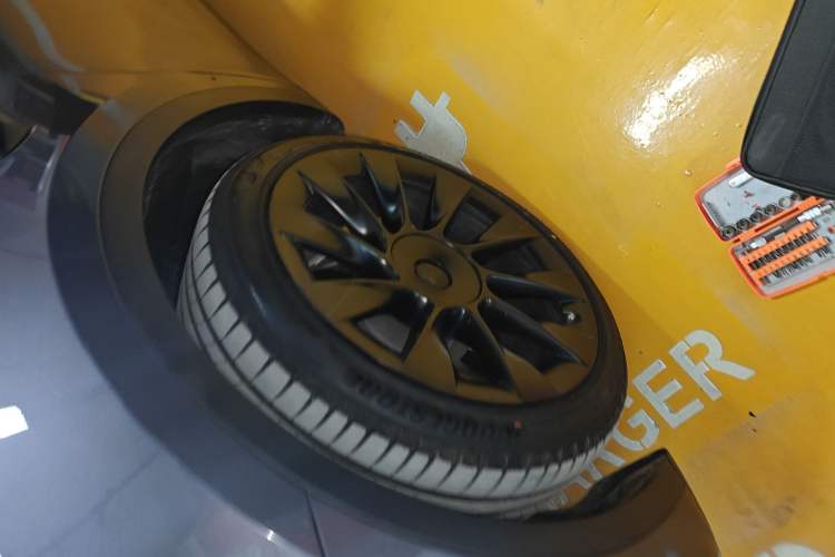 Used Tesla Model Y 2021 Long-Range All-Wheel-Drive Version 3D7