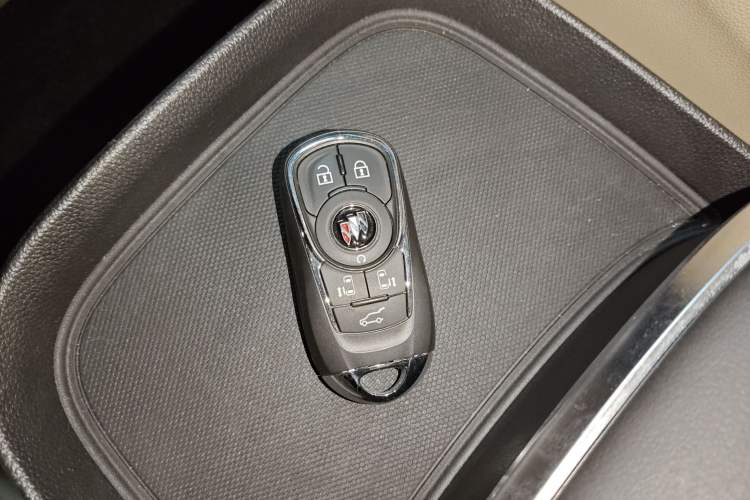 Used Buick GL8 2022 ES Land Cruiser 653T Luxury Model
