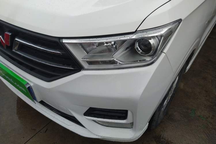 Used Wuling Hongguang 2019 1.5L S Comfort Edition China VI LAR