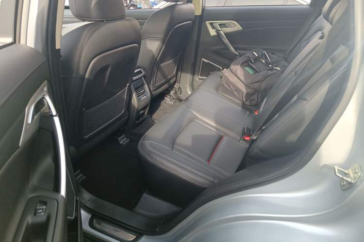 Used Geely Auto Emgrand X7 Sport 2020 1.8TD DCT Two-Wheel Drive Smart Connect 4G-Enabled Version
