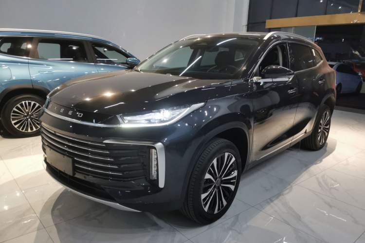 Used  Lingyun 2024 300T Two-Wheel Drive Starlight Edition
