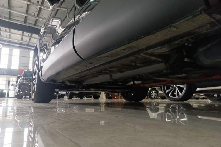 Used Toyota FRONTLANDER 2023 2.0L Smart Electric Hybrid Dual-Engine Deluxe Version
