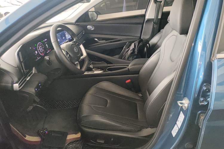 Used Hyundai Elantra 2022 1.5L CVT LUX Prestige Edition