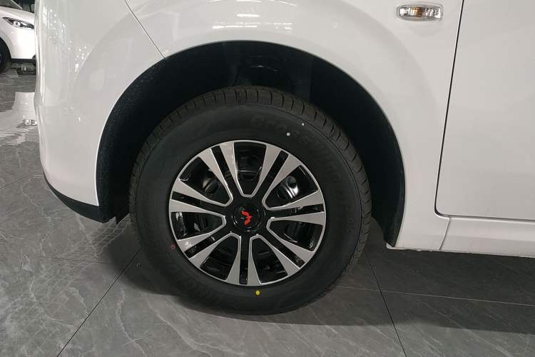 Used Wuling Hongguang New Energy 2024 All-Electric Model 300KM Practical Version
