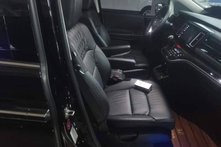 Used Honda Elysion 2019 2.0L Hybrid Luxury Edition
