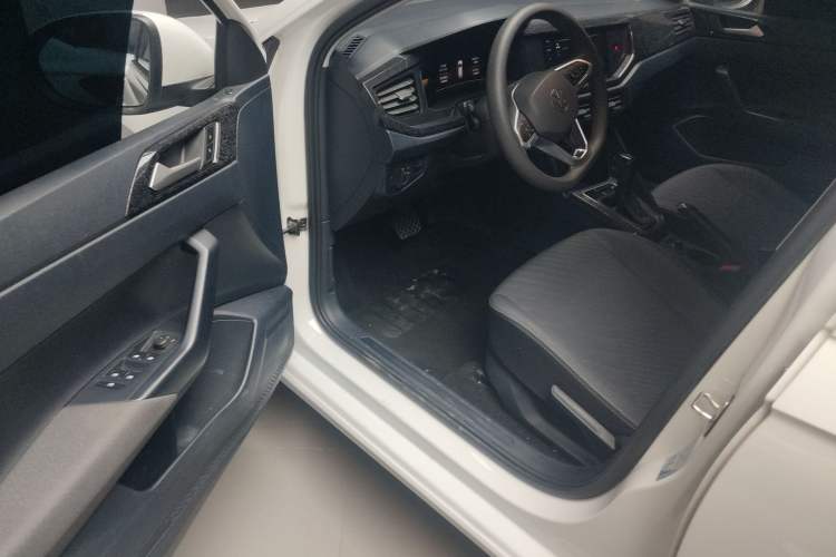 Used Volkswagen Lavida 2023 New Sharp 1.5L Automatic Excellent New Edition
