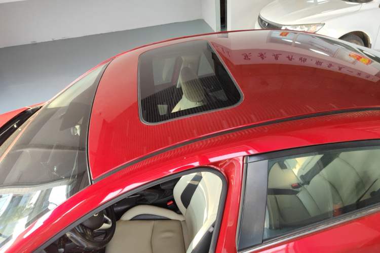 Used Mazda Mazda 3 Axela 2014 Sedan 2.0L Automatic Sport Model