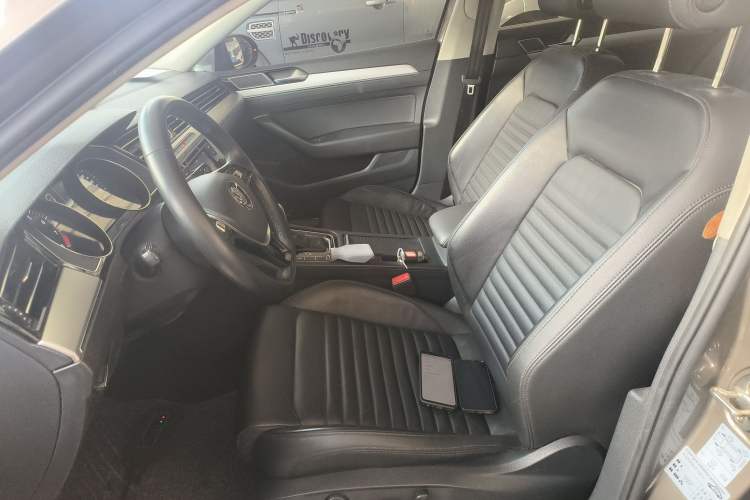 Used Volkswagen Magotan 2017 330TSI DSG Leading Model
