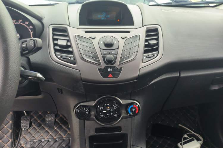 Used Ford Fiesta 2013 Sedan 1.5L Manual Fashion Edition