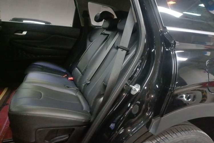 Used Hyundai Santa Fe 2023 Traveler 380T GDi Automatic Two-Wheel Drive LUX Prestige Edition