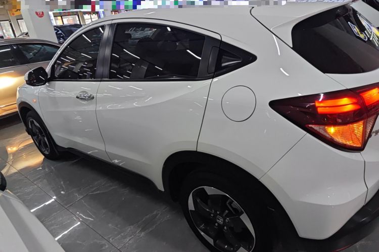 Used Honda Vezel 2017 1.8L CVT Front-Wheel Drive Pioneer Edition
