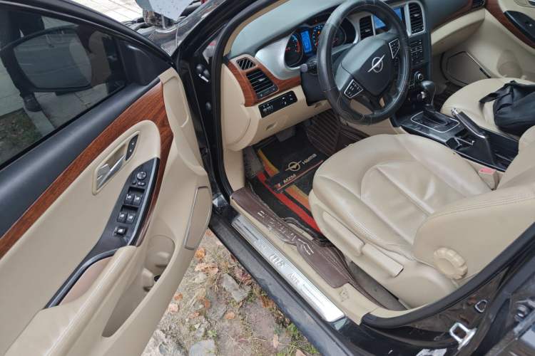 Used Haima M8 2017 1.8T Automatic Model
