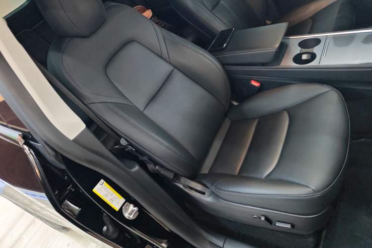 Used Tesla Model Y 2021 Long-Range All-Wheel-Drive Version 3D7