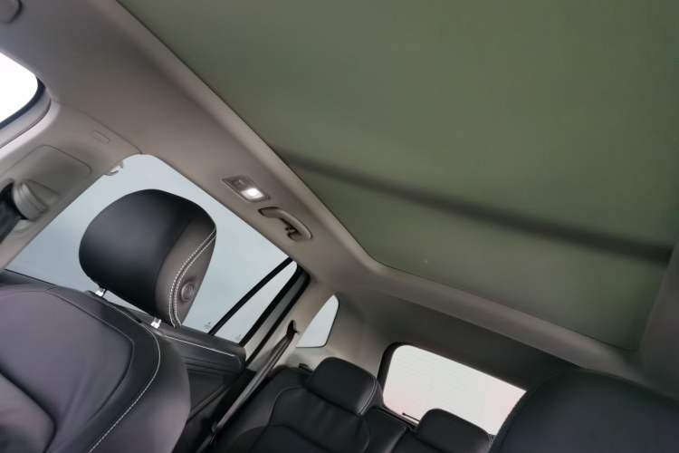 Used Volkswagen Tiguan L 2021 330TSI Automatic Two-Wheel Drive R-Line Enhanced Edition
