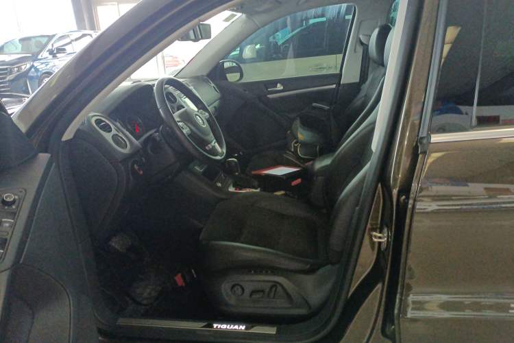 Used Volkswagen Tiguan 2015 2.0 TSI Automatic All-Wheel Drive Flagship Edition