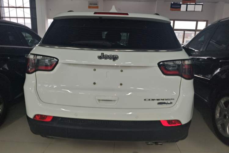 Used  Compass 2017 200T Automatic Enjoyment Version
