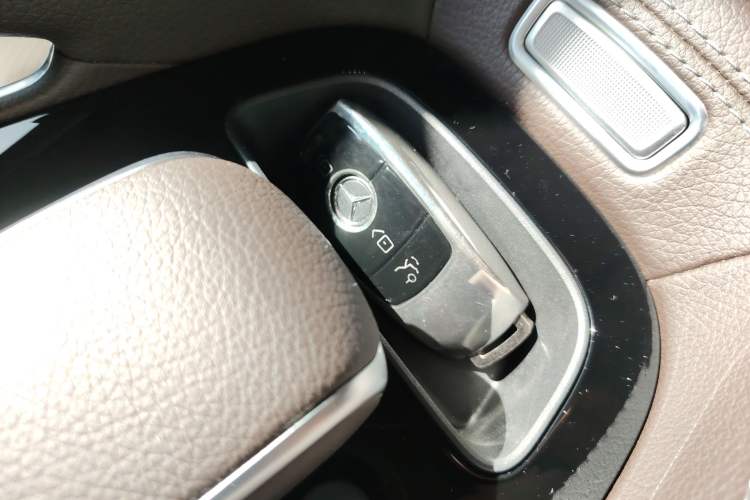 Used Mercedes-Benz GLE 2023 GLE 350 4MATIC Stylish Model
