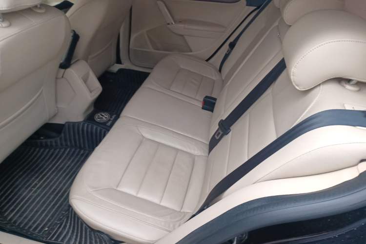 Used Volkswagen Lavida 2013 Restyled Classic 1.6L Automatic Comfort Edition
