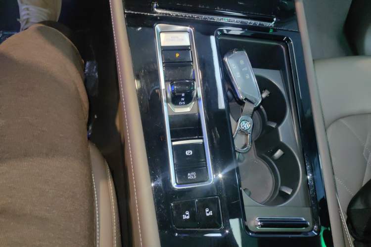 Used Volkswagen Viloran 2024 380TSI Premium Edition
