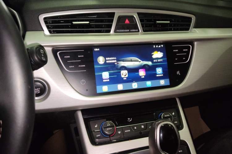 Used Geely Auto Emgrand X7 Sport 2018 1.8TD Automatic Two-Wheel Drive ZhiZun Model with 4G Connectivity
