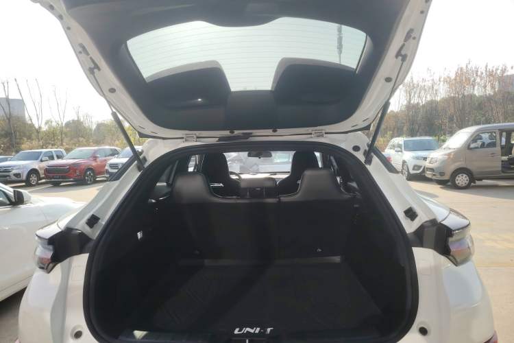 Used Changan UNI-T 2022 1.5T Prestige Version
