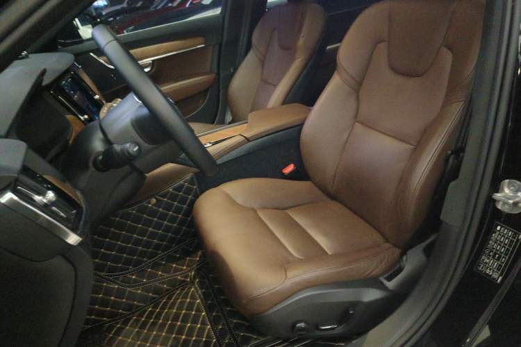 Used Volvo S90 2024 B5 Zhiyi Luxury Edition
