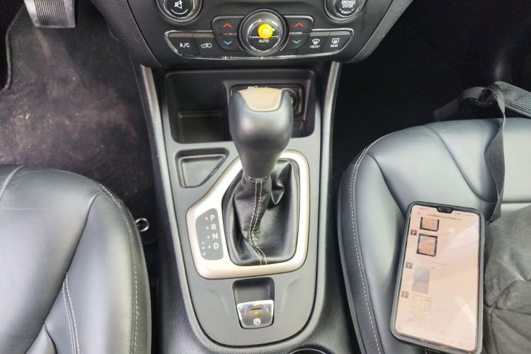 Used  Cherokee 2016 2.4L Leading Edition
