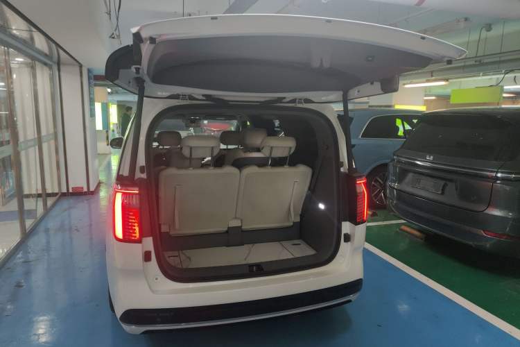 Used Zeekr 009 2022 WE Edition
