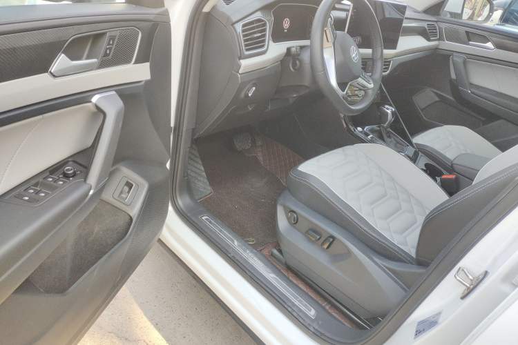 Used Volkswagen Tayron 2023 300TSI Two-Wheel-Drive Luxury Plus Advanced Edition
