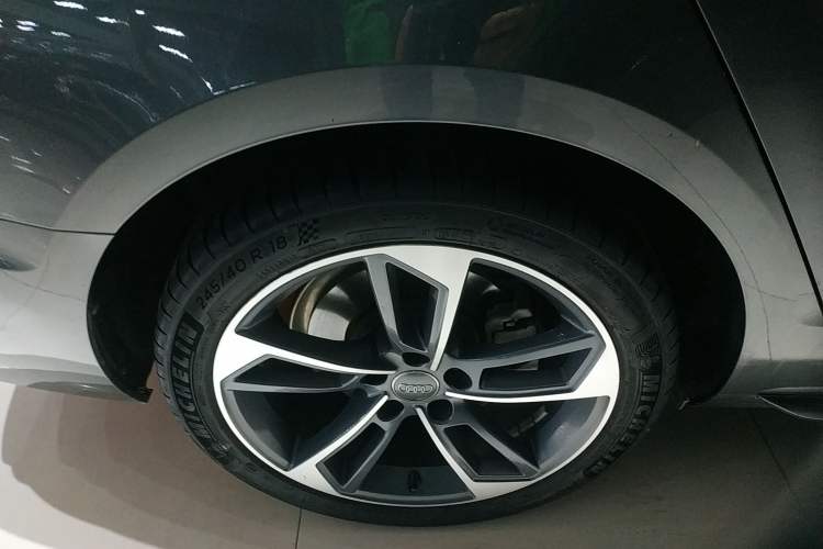 Used Audi A4L 2020 40 TFSI Fashionable and Elegant Model
