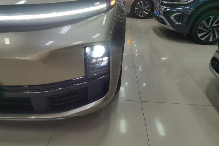 Used Li Auto L8 2024 Ultra Model
