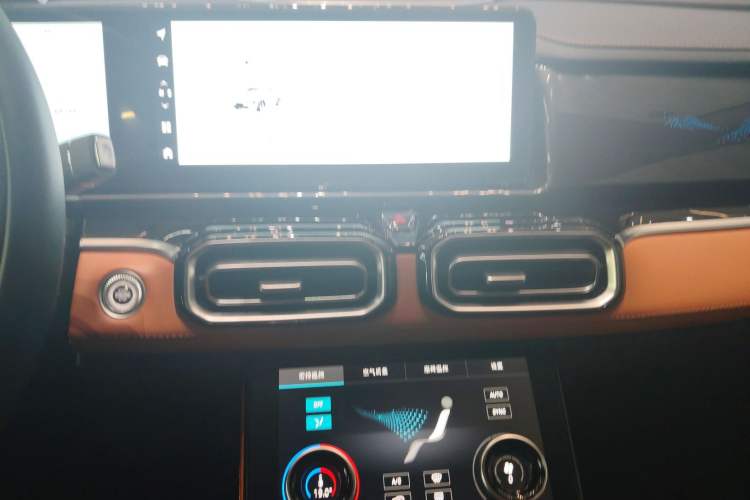 Used  Shanhai L7 2024 1.5T 120km ULTRA 7-Seater
