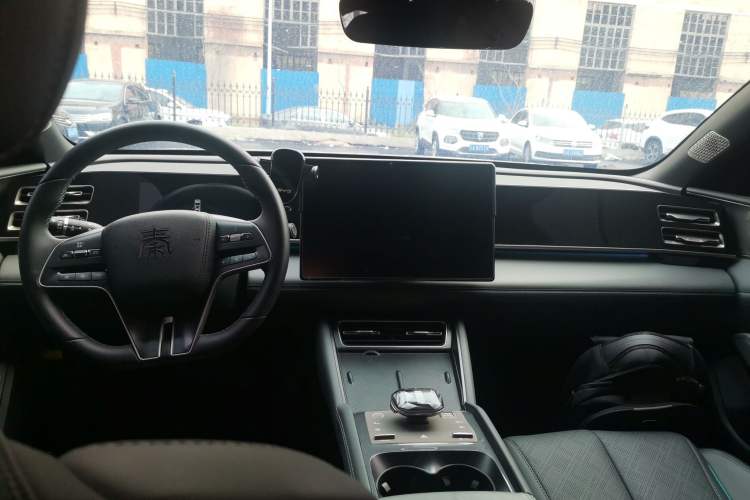 Used BYD Qin L 2024 DM-i 120KM Excellence Model
