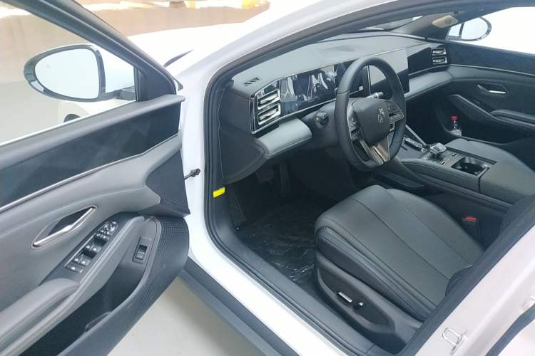 Used BYD Qin L 2024 DM-i 120KM Beyond Model