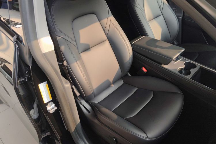 Used Tesla Model Y 2022 Rear-Wheel-Drive Version
