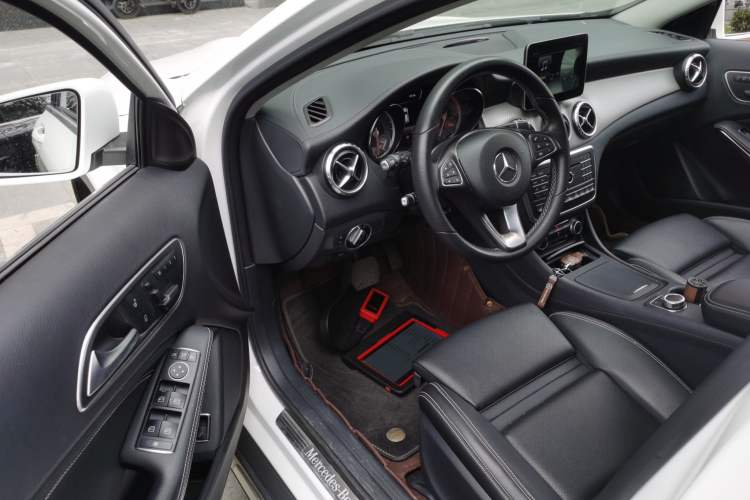 Used Mercedes-Benz GLA 2016 GLA 220 4MATIC Luxury Model
