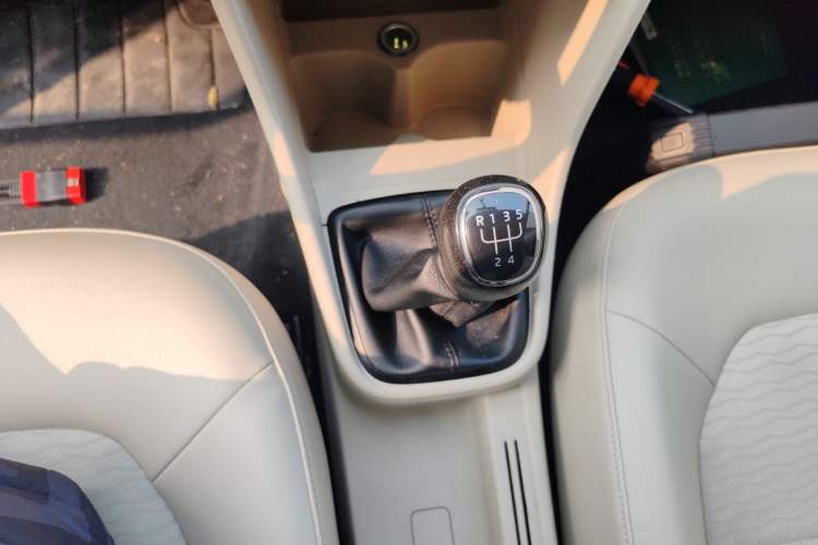 Used Skoda Rapid 2013 1.6L Manual Smart Selection Model
