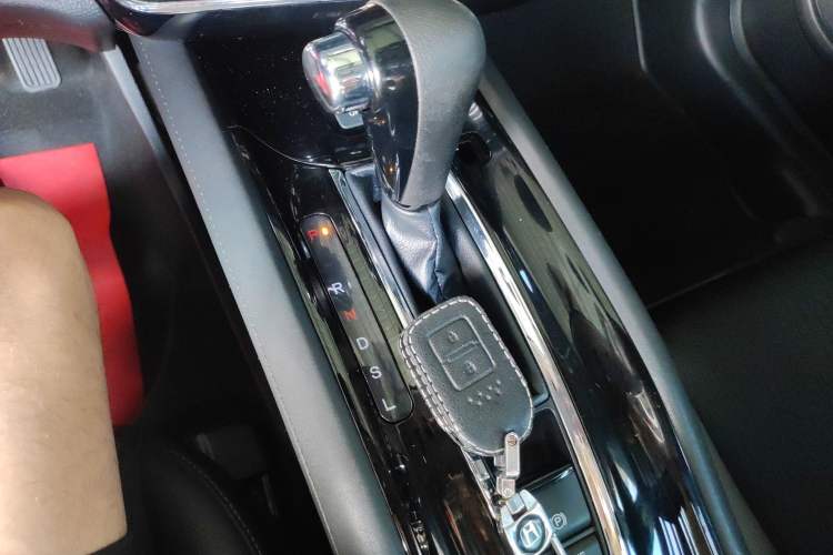 Used Honda Vezel 2020 220 TURBO CVT Luxury Edition
