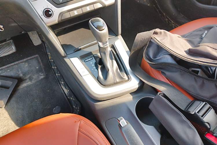 Used Hyundai Elantra (6th Generation / Lingdong) 2016 1.6L Automatic ZhiXuan – Elite Version
