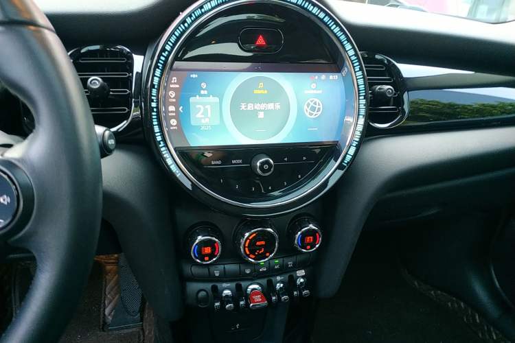 Used  MINI 2022 1.5T COOPER Classic Edition Five-Door Version
