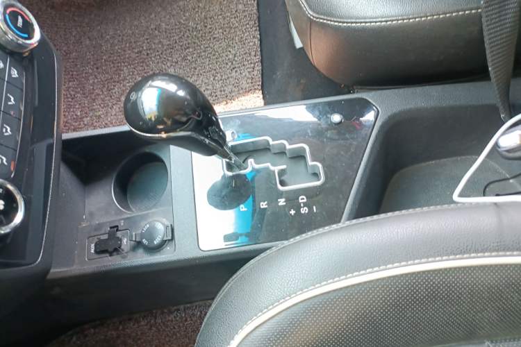 Used  Refine S2 2015 1.5L CVT Luxury Smart Version
