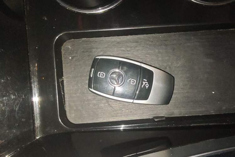 Used Mercedes-Benz Vito 2023 2.0T Elite Version 7 Seats
